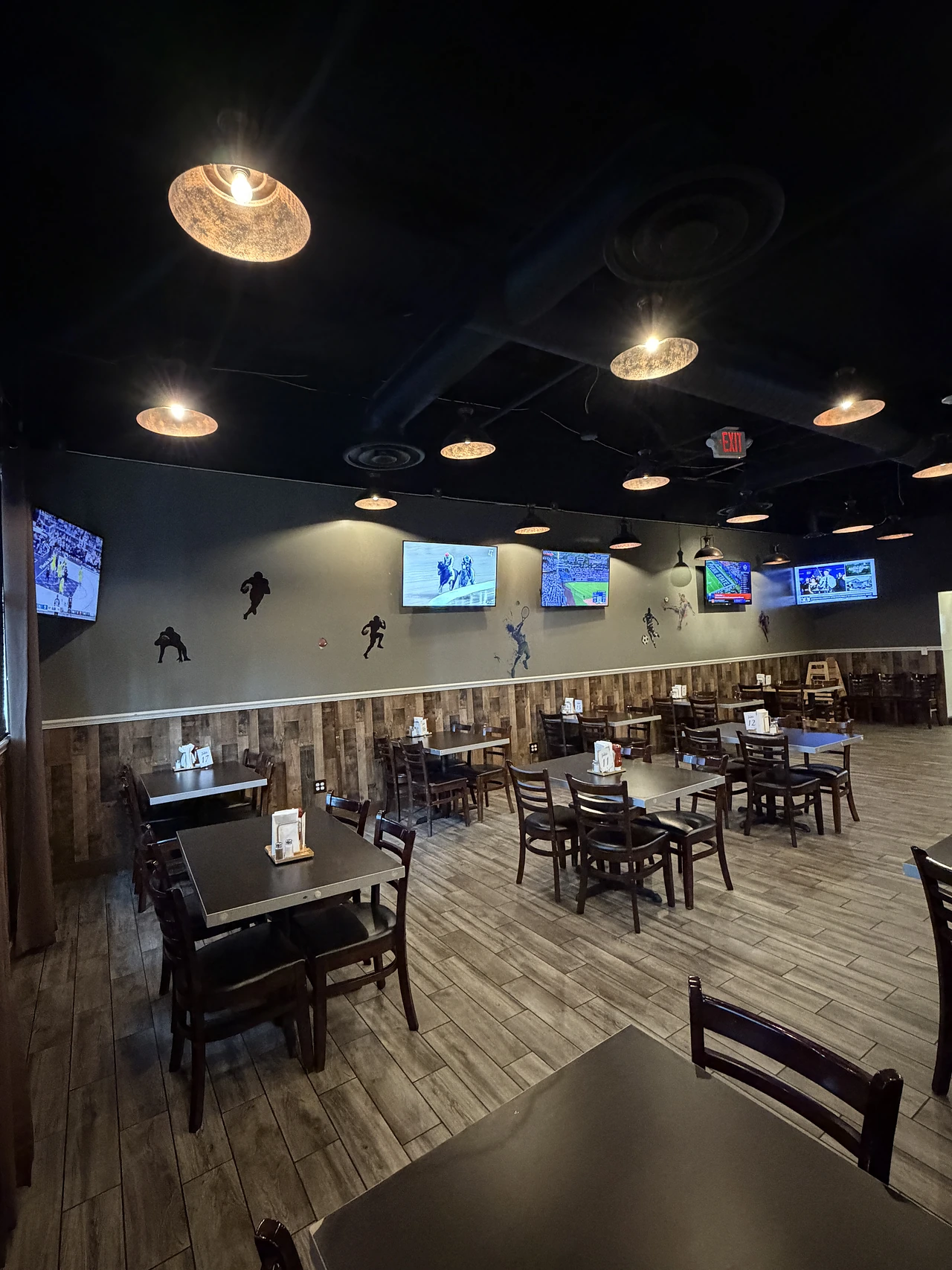 VJ’s dining space